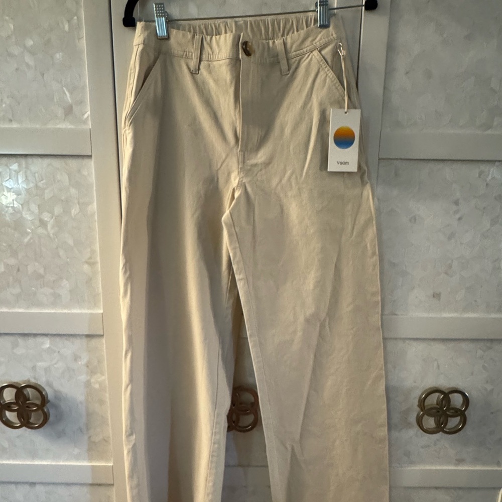 Womens Vuori Getaway pant in milkweed